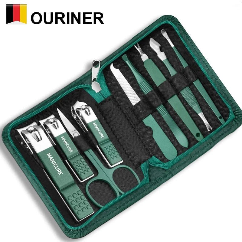 Estuche de manicura profesional Variedad Online de seis piezas en verde. Incluye cortaúñas, tijeras, lima y herramientas para cutículas de acero inoxidable.
